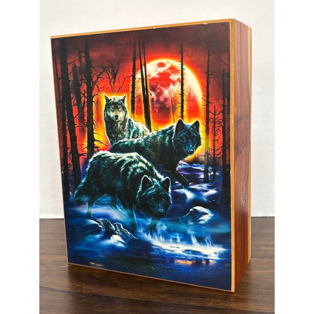 Vintage Missouri Aromatic Cedar Wood Box Wolf Blood Moon Graphic Keepsake Chest